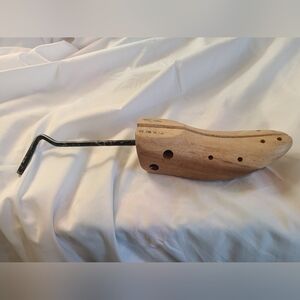Men's wooden shoe stretchers